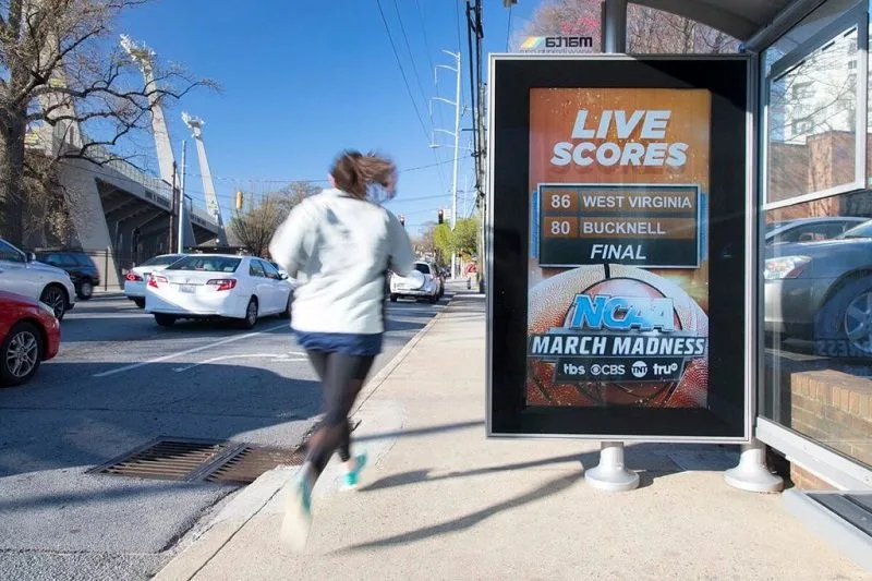 outdoor-digital-signage-benefits