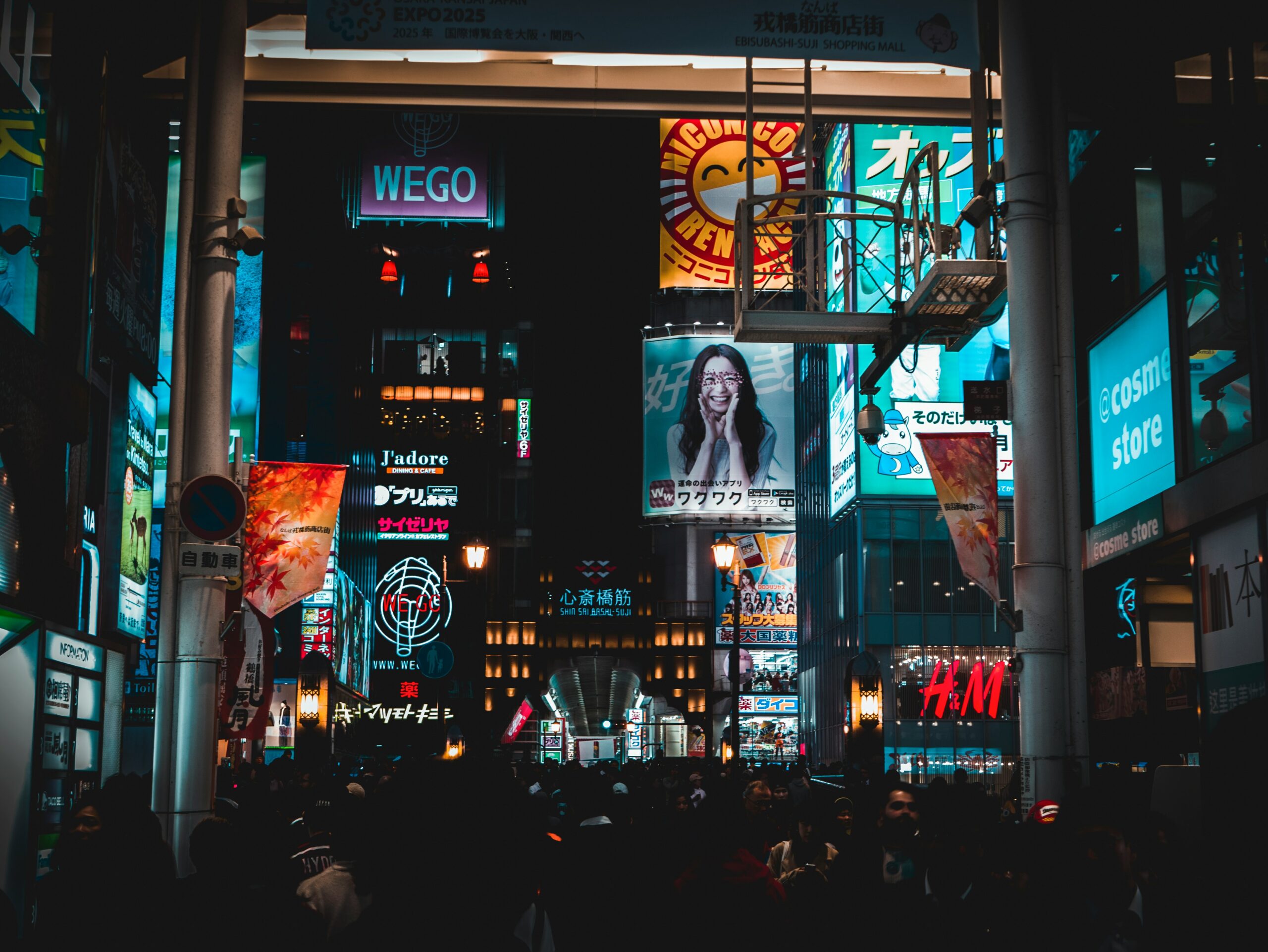 Stay Ahead of the Competition: How a Restaurant Digital Menu Board Can Transform Your Business