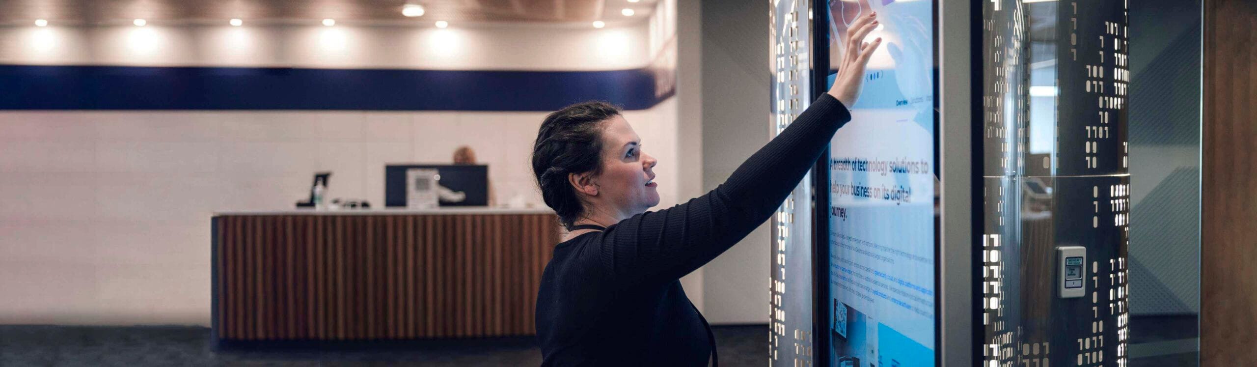 The Evolution of Intelligent Digital Signage: From Just Content to Customer Experience